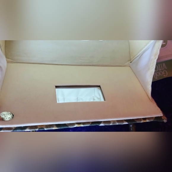 Mini Flowered Purse from California Accessories - New and never used - Picture 7 of 8